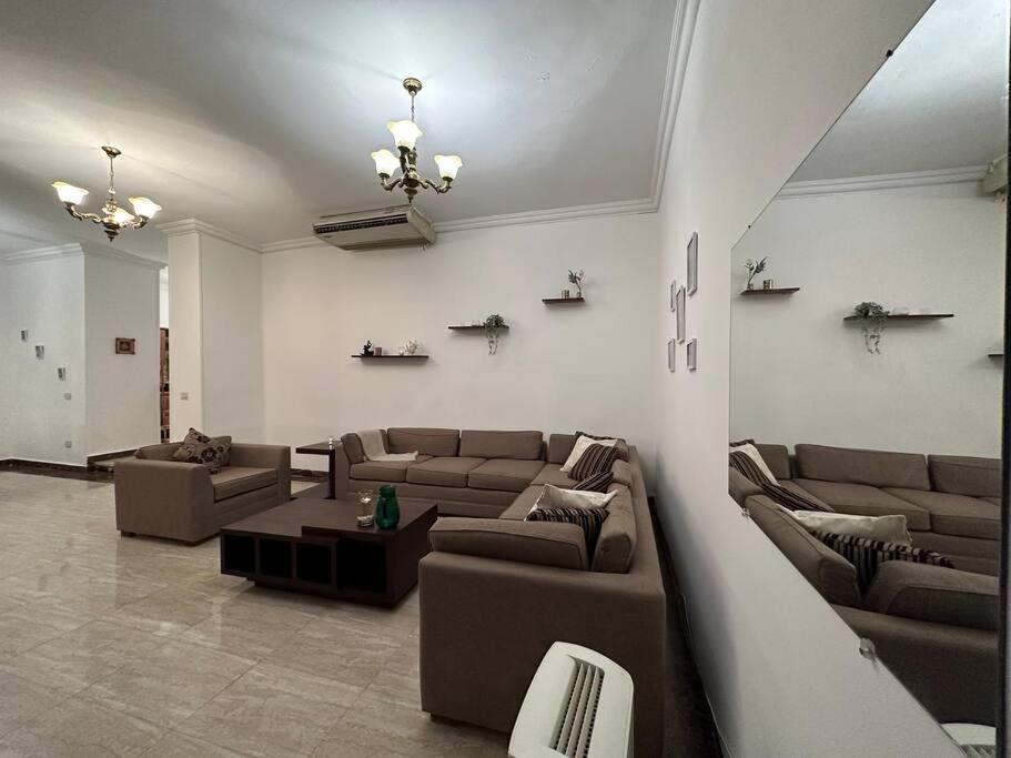 Zamalek Spacious 2 Bedroom With Full Kitchen *