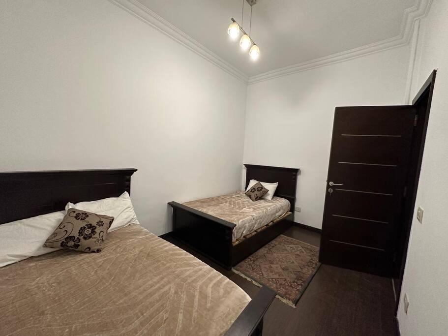 Zamalek Spacious 2 Bedroom With Full Kitchen * Cairo