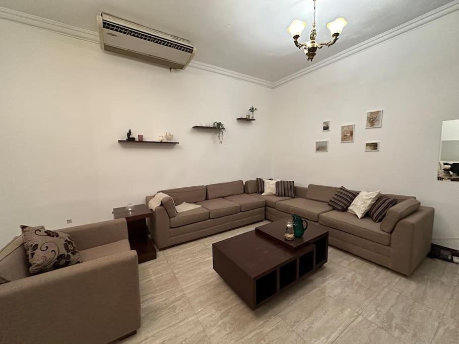 Zamalek Spacious 2 Bedroom With Full Kitchen Apartment